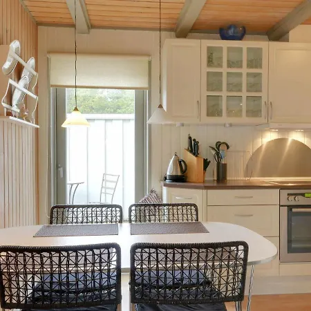 Three-bedroom Holiday In 55 Blåvand